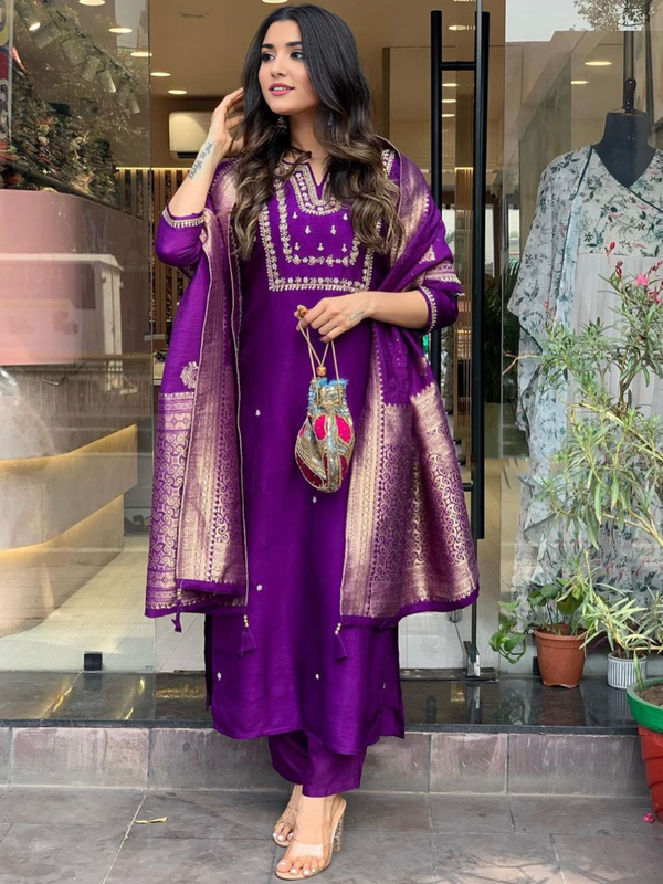 Motifs Pattern Kurta With Bottom & Dupatta Set