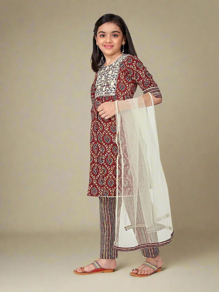 Small girls suit - gracy