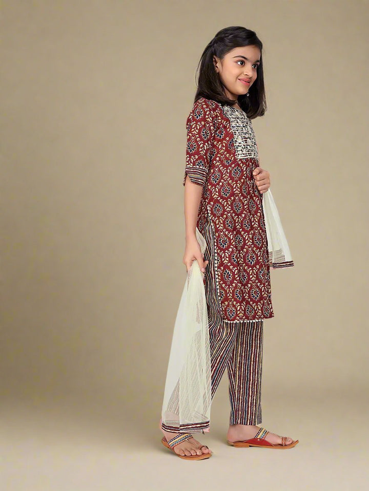 Small girls suit - gracy